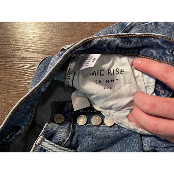 Lucky Brand Women's AVA Mid Rise Cropped Skinny Jeans Embroidered Size 0/25 - Picture 6 of 12